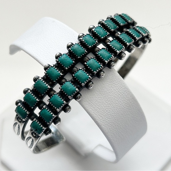 Vintage Zuni Green Turquoise Sterling Silver Cuff Bracelet - Picture 5 of 16